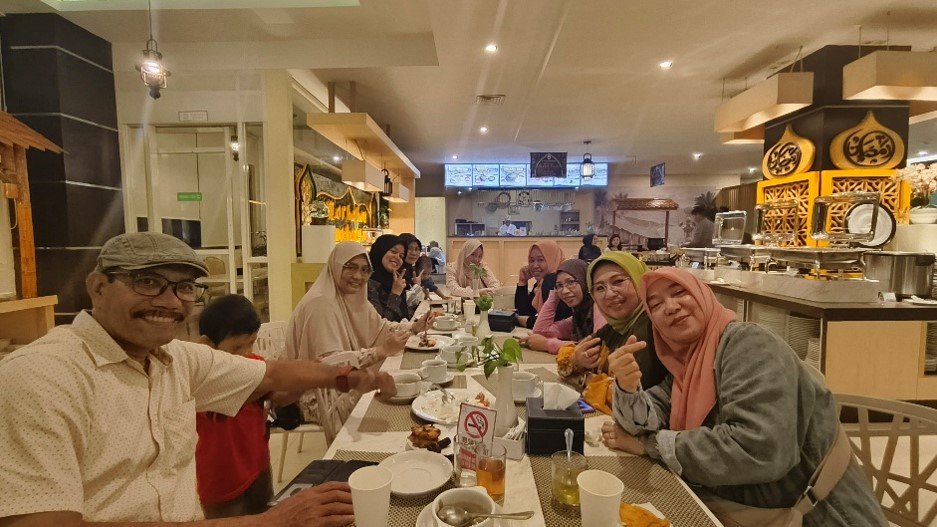 Buka Bersama Dosen Geografi FKIP Unkhair dan Keluarga: Pererat Kebersamaan di Bulan Suci Ramadan