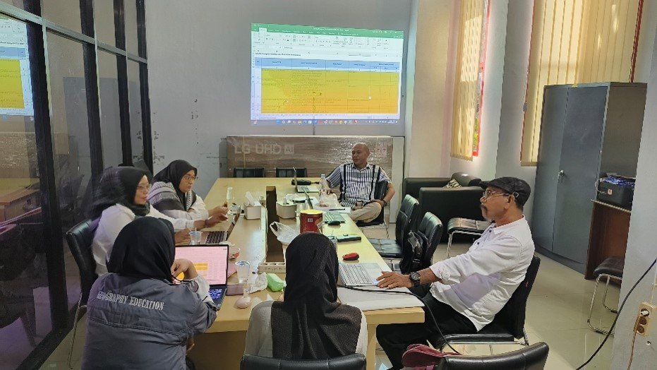 Prodi Pendidikan Geografi FKIP Unkhair Terima Pendampingan Penjaminan Mutu untuk Evaluasi DKPS 2.0