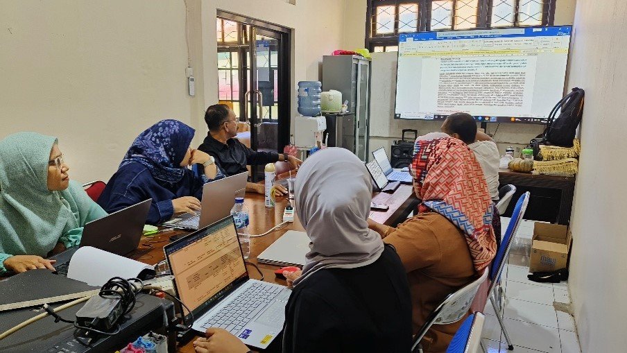 Prodi Pendidikan Geografi FKIP Unkhair Terima Pendampingan Penyusunan LED Borang Akreditasi LAMDIK 2.0