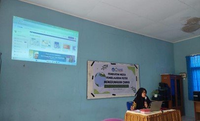 Tim Dosen Geografi bekerjasama dengan MGMP Kota Ternate melakukan kegiatan PKM.