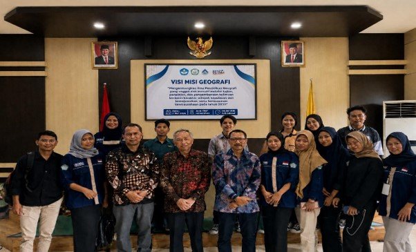 Integrasikan Visi Program Studi Melalui Kuliah Umum, Prodi Pendidikan Geografi Unkhair Siapkan Lulusan Unggul Berbasis Kepulauan