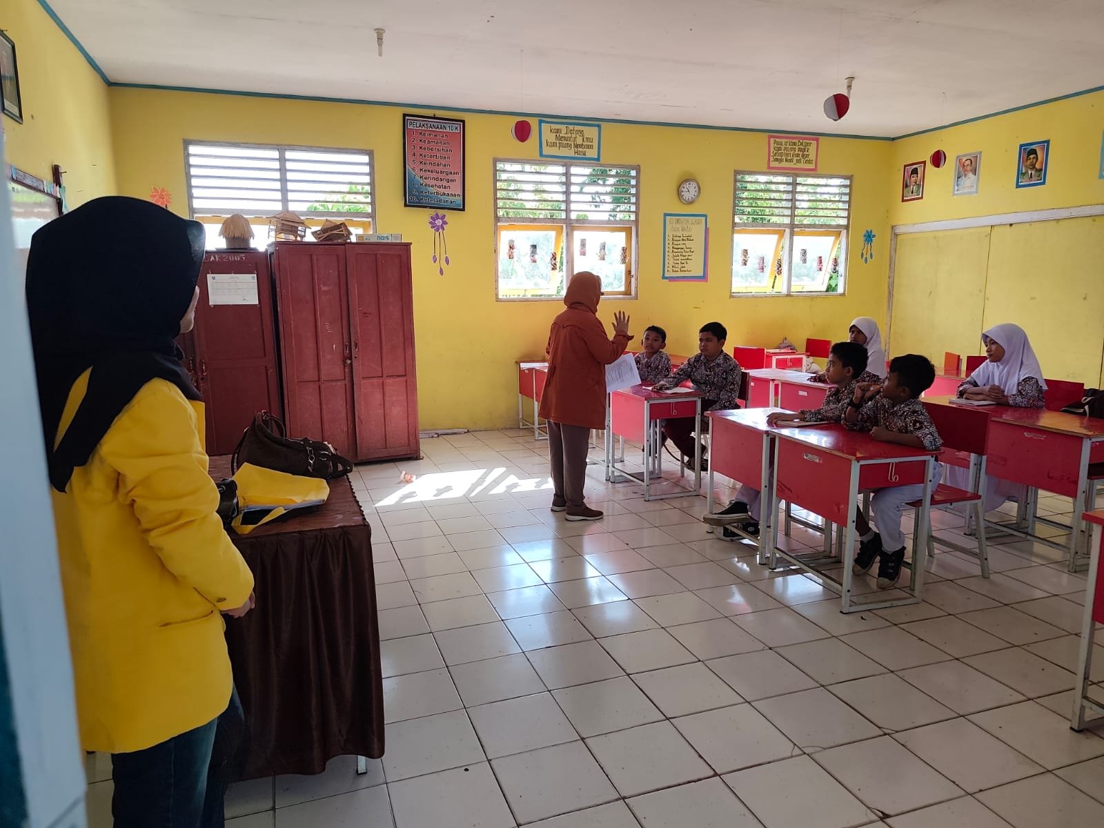 Perkuat Edukasi Kebencanaan, Dosen Pendidikan Geografi Unkhair Libatkan Mahasiswa Riset Kesiapsiagaan Bencana di Ternate Barat